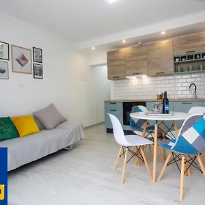 https://luxury-apartments-love.hotels-in-trogir.com