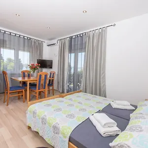 https://luxury-rooms-ivana.splithotels.org